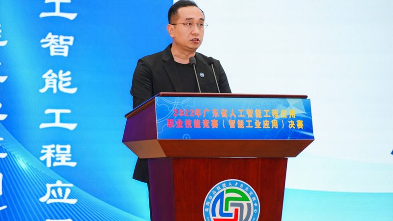 AI解决方案与传统软件定制化的本质区别
